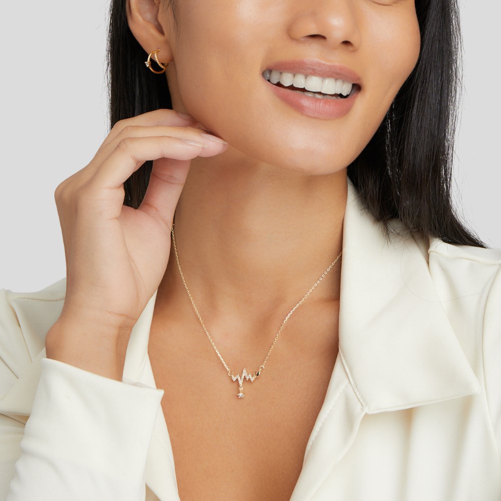 Plakančios širdies grandinėlė