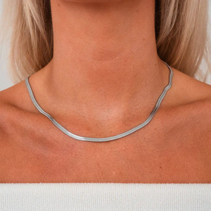 Eglutės rašto grandinėlė Stella