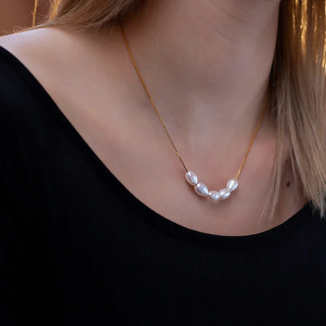 Kaklo vėrinys su gėlavandeniais perlais