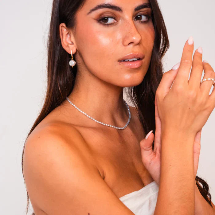 Kaklo grandinėlė su gėlavandeniais perlais